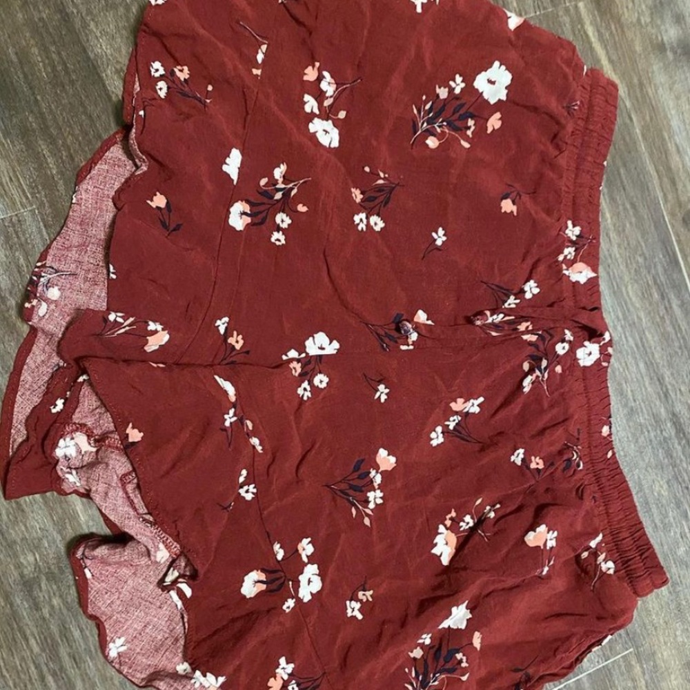maroon floral shorts
